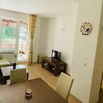 Forest Retreat, Stream Resort, Pamporovo Apartment