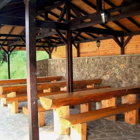 Forest Retreat, Stream Resort, Pamporovo Apartment
